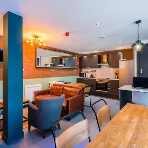 Code Pod - The Loft - Albergue
